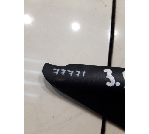 Уголок двери (задний, левый)