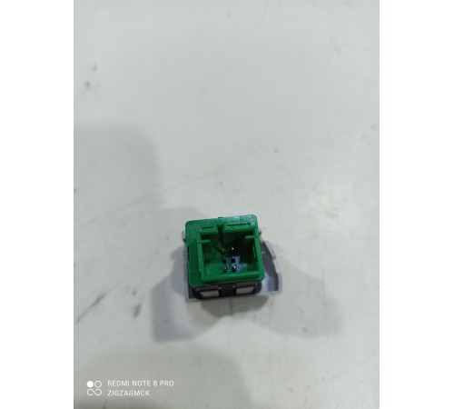 Кнопка блокировки дверей (центрального замка)