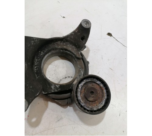 Кронштейн ролик натяжитель ремня