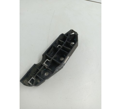 Кронштейн крепления бампера передний левый