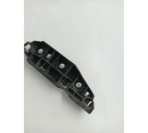 Кронштейн крепления бампера передний левый