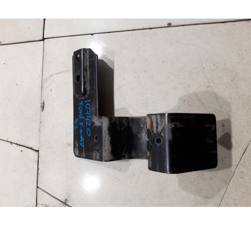 Кронштейн(крепление) брызговика задней левой оси прижимной