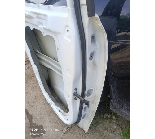 Дверь задняя левая