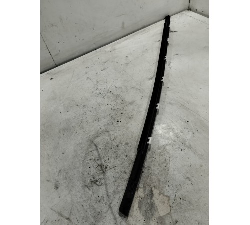 Уплотнитель стекла задний левый внешний