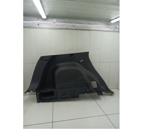 Обшивка багажника левая