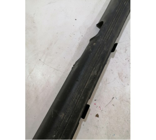 Накладка порога передняя левая внутренняя