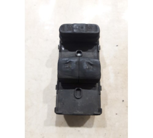 Блок управления стеклоподъемниками (передний левый)