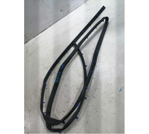 Уплотнитель передней панели