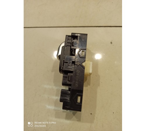 Кнопка стеклоподъемника(задняя левая)