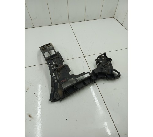 Кронштейн заднего бампера правый