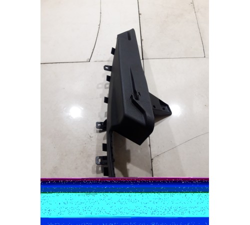 Кронштейн(крепление) полки багажника задний правый