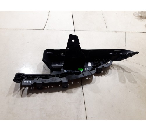 Кронштейн(крепление) полки багажника задний правый