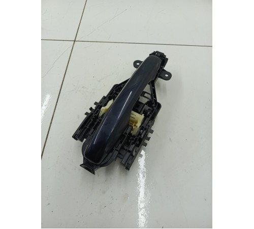 Ручка двери передняя правая внешняя