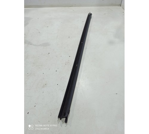 Уплотнитель стекла (задний правый внутренний)