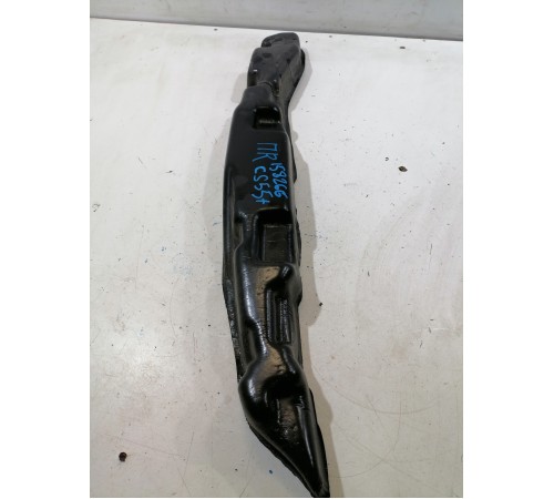 Уплотнитель крыла передний правый