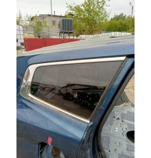 Глухое стекло заднее правое