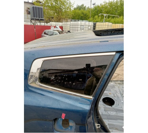 Глухое стекло заднее правое