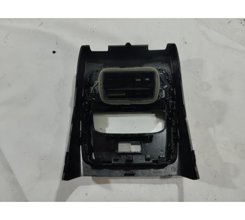 Накладка центральной консоли задняя