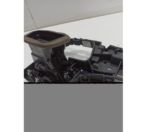 Воздушный дефлектор передний левый