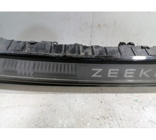 Центральный фонарь крышки багажника