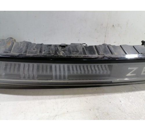 Центральный фонарь крышки багажника