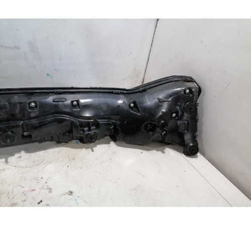 Центральный фонарь крышки багажника