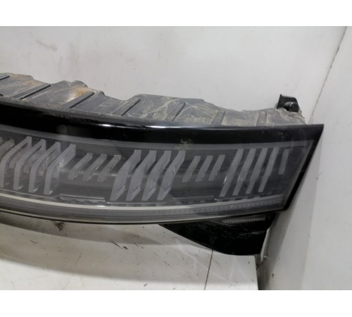 Центральный фонарь крышки багажника