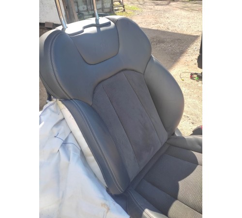 Сиденье(переднее правое)