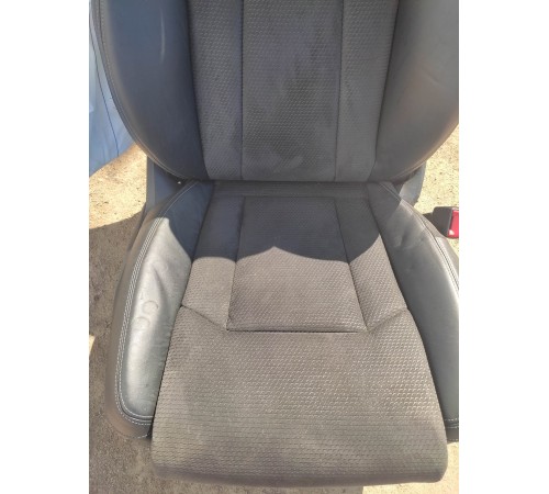 Сиденье(переднее правое)