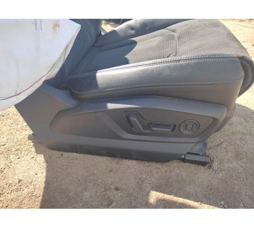 Сиденье(переднее правое)