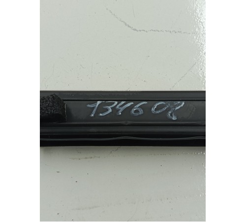 Уплотнитель стекла задний правый внутренний