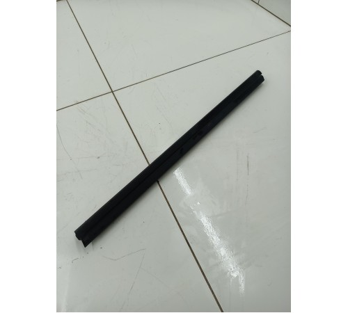 Уплотнитель стекла задний правый внутренний