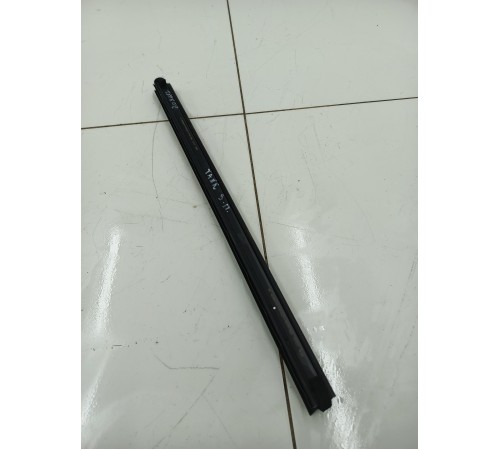 Уплотнитель стекла задний правый внутренний