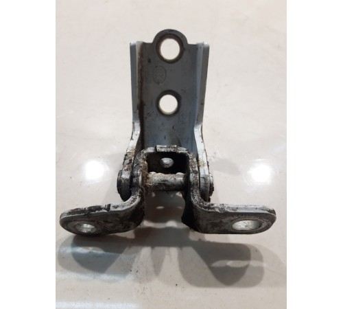 Петля двери (задняя, левая, нижняя)