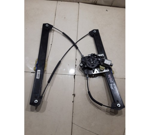 Стеклоподъемник (передний левый)