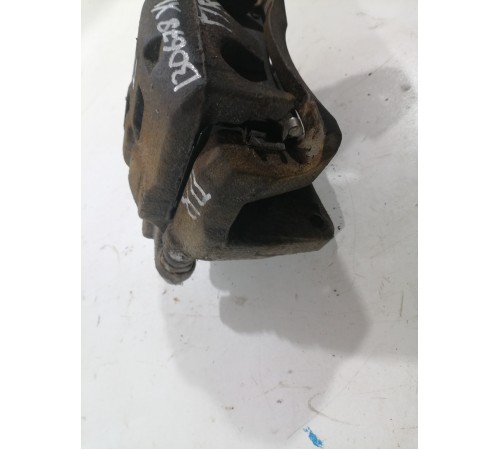 Суппорт передний правый