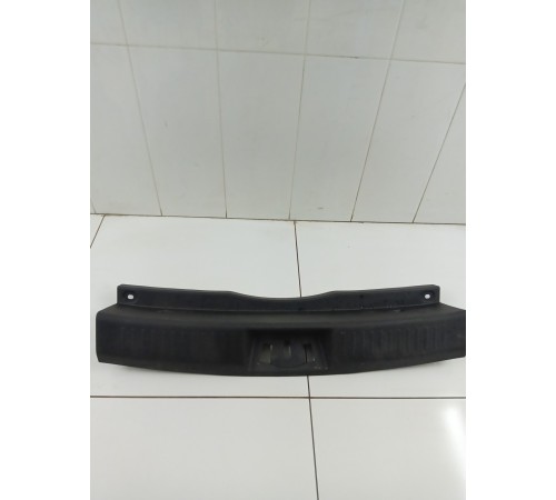 Обшивка задней панели багажника