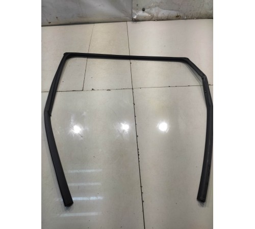 Уплотнитель стекла (задний, правый)