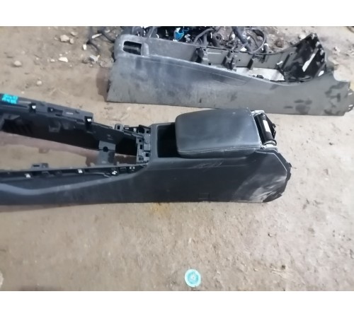 Подлокотник