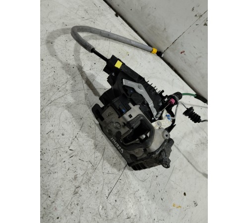 Замок двери передний правый