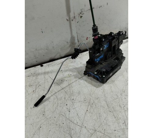 Замок двери передний правый