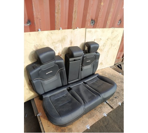 Задний ряд сидений