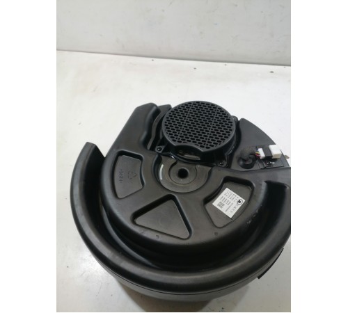 Сабвуфер в корпусе