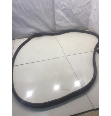 Уплотнитель двери (передний, левый)