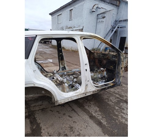 Порог со стойкой правый