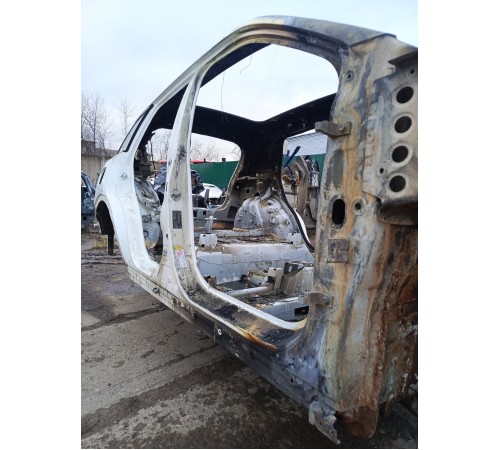 Порог со стойкой правый