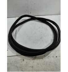 Уплотнитель двери задний правый