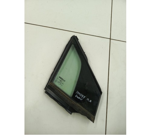 Глухое стекло передней правой двери