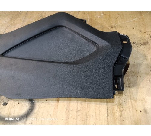 Накладка центральной консоли (правая)