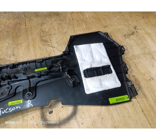 Накладка центральной консоли (правая)